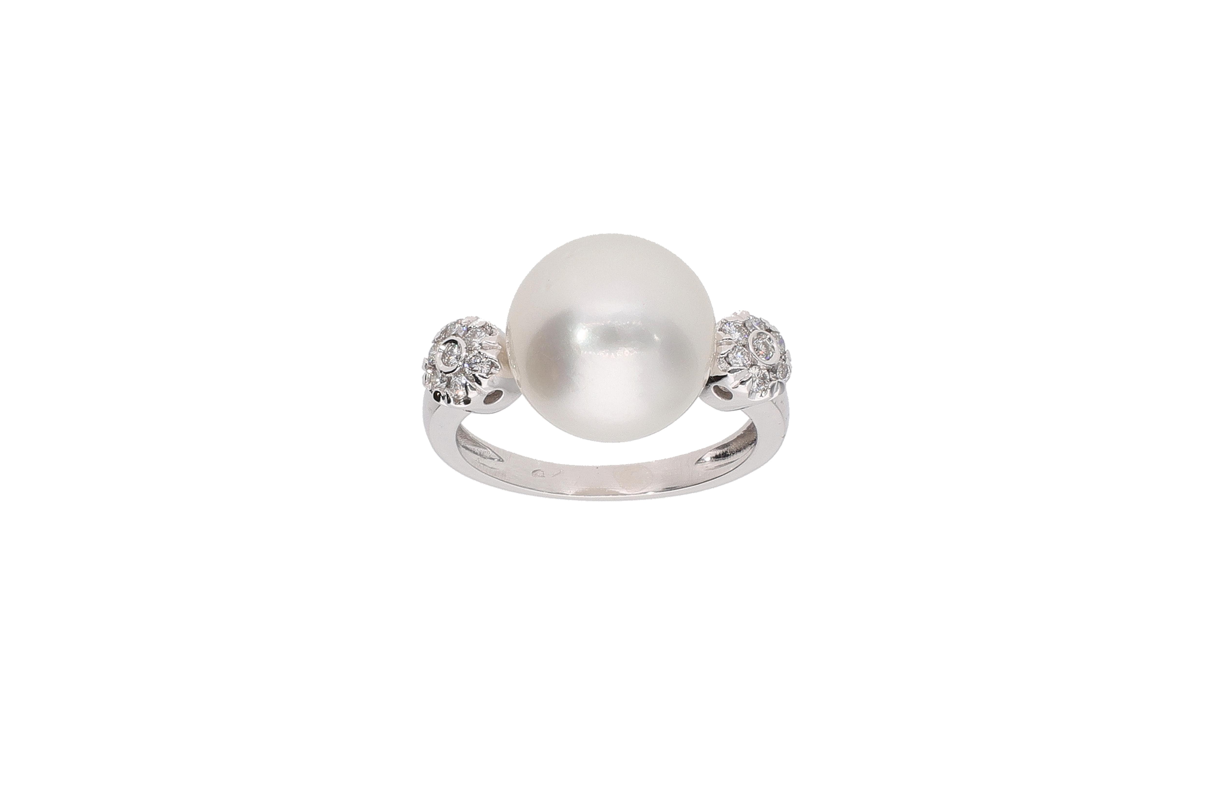 Anello con diamanti e perla coltivata - Asta Preziosi