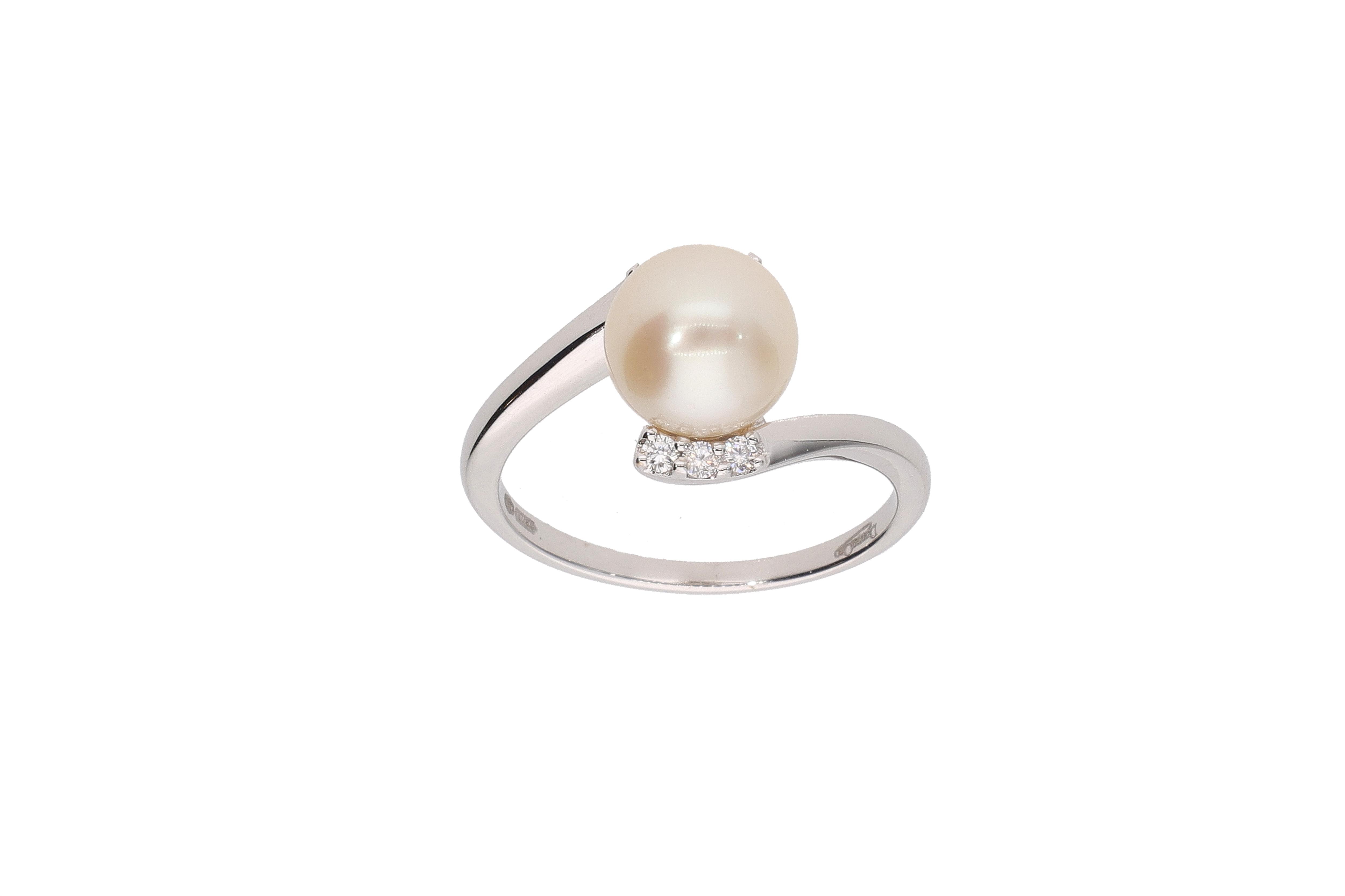 Anello con perla coltivata e diamanti - Asta Preziosi