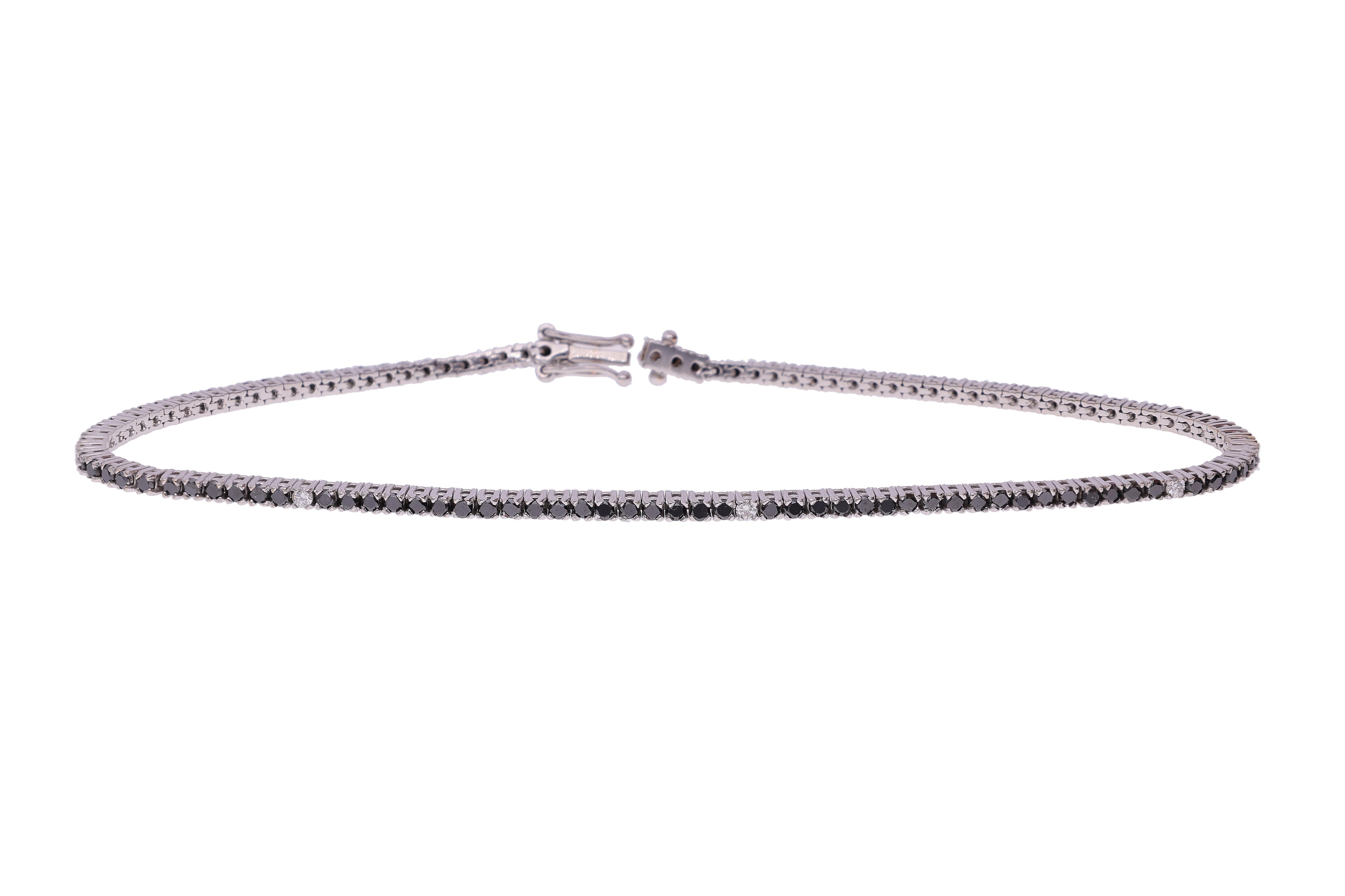 Bracciale con diamanti e diamanti neri - Asta Preziosi