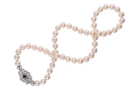 Collana di perle coltivate con zaffiro e diamanti - Asta Preziosi Collana di perle coltivate con zaffiro e diamanti - Asta Preziosi