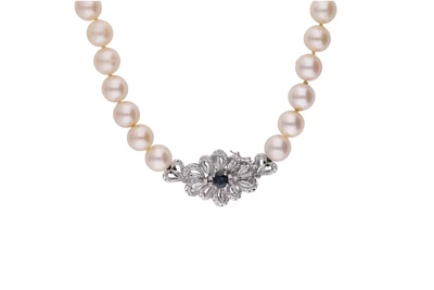 Collana di perle coltivate con zaffiro e diamanti - Asta Preziosi Collana di perle coltivate con zaffiro e diamanti - Asta Preziosi