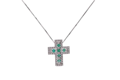 Collana e pendente a forma di croce con diamanti e smeraldi - Asta Preziosi Collana e pendente a forma di croce con diamanti e smeraldi - Asta Preziosi