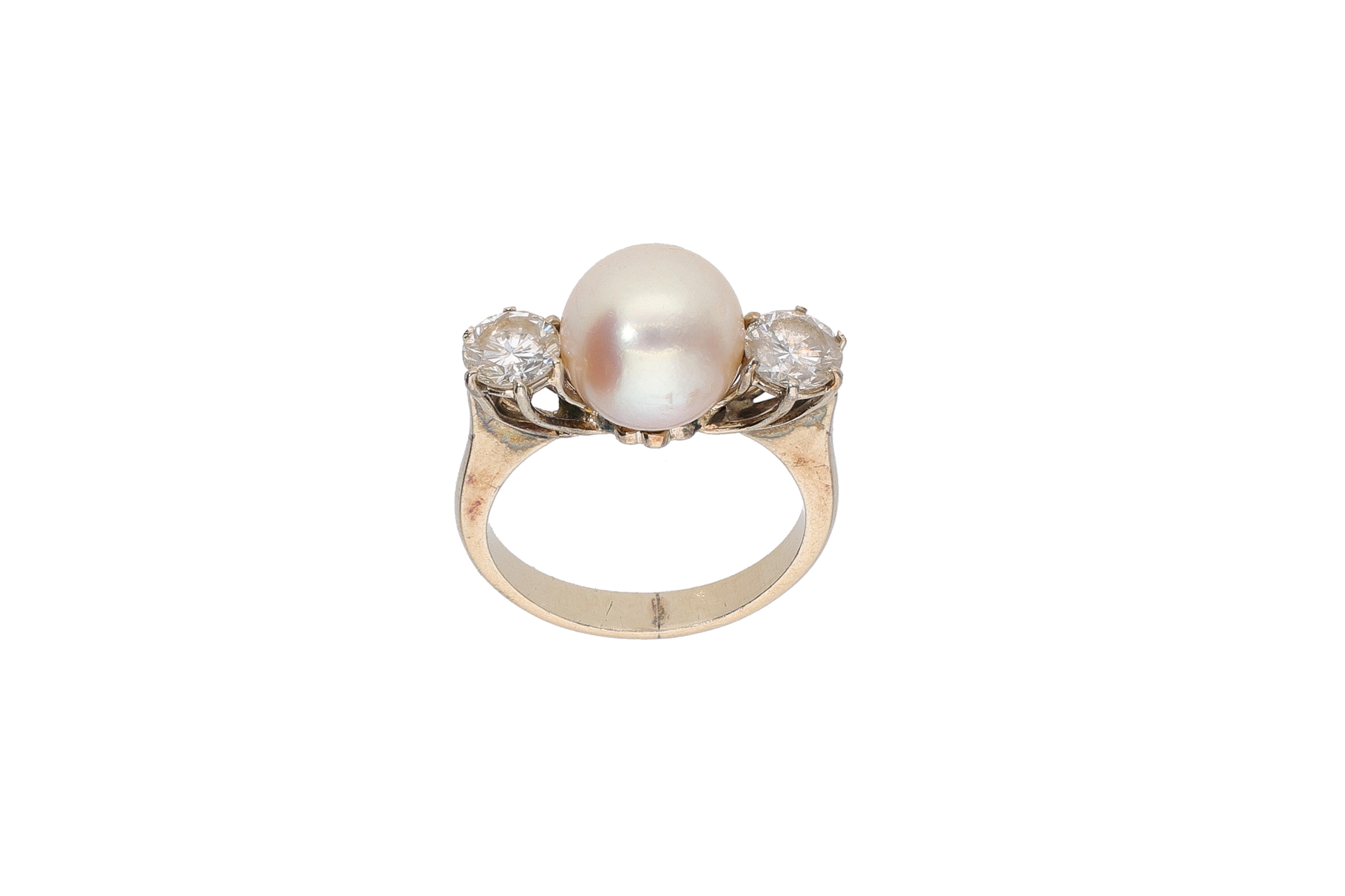 Anello con diamanti e perla coltivata - Asta Preziosi