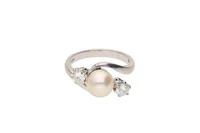 Anello con diamanti e perla coltivata - Asta Preziosi Anello con diamanti e perla coltivata - Asta Preziosi