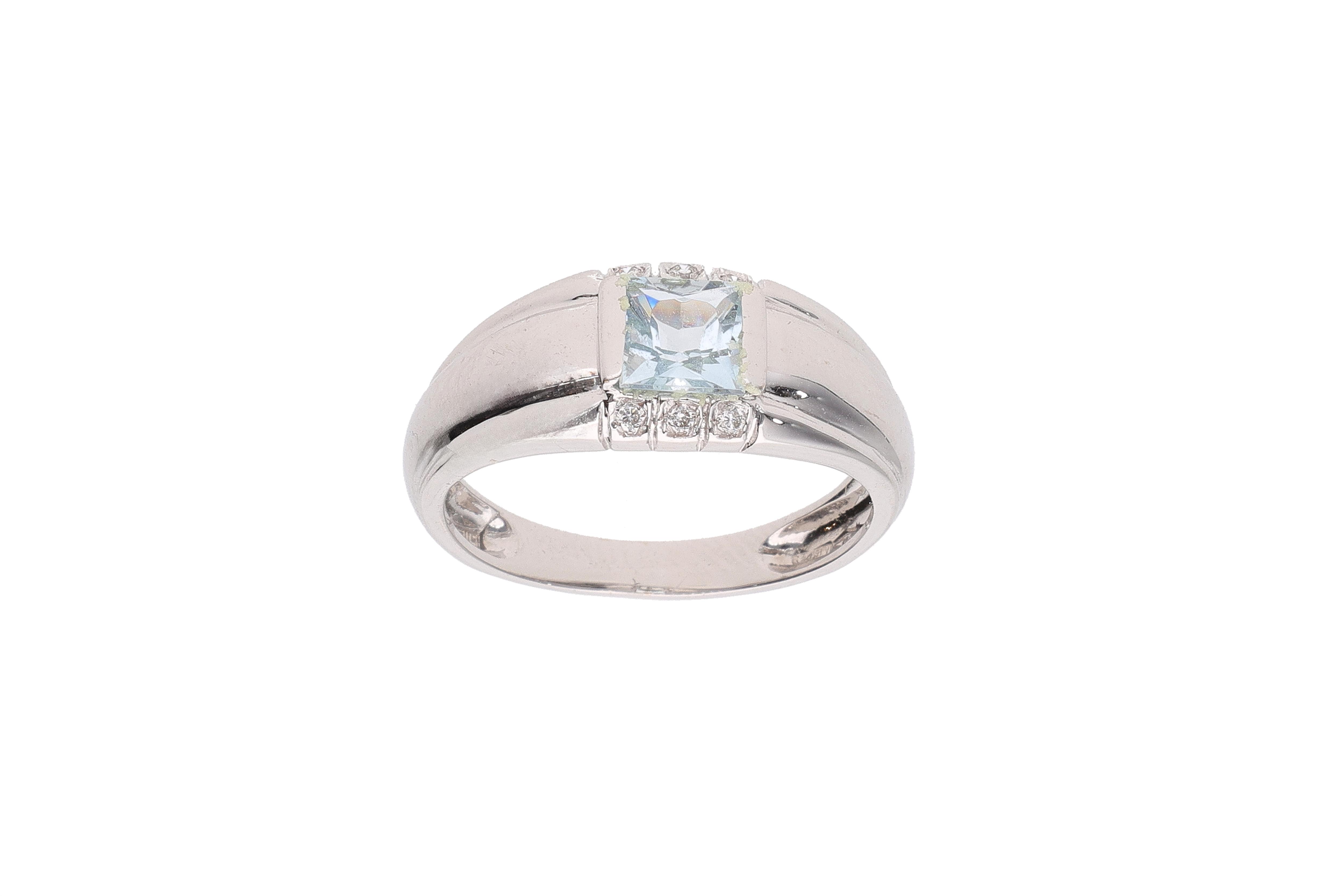 Anello con diamanti e acquamarina - Asta Preziosi