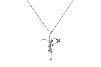 Collana con pendente di diamanti e zaffiri - Asta Preziosi