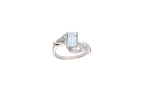 Anello con diamanti e acquamarina - Asta Preziosi Anello con diamanti e acquamarina - Asta Preziosi