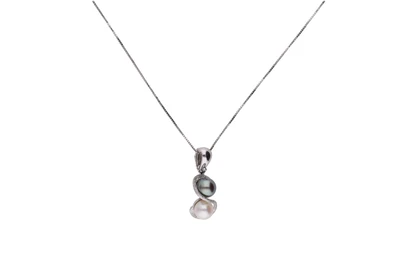 Collana e pendente con perle coltivate - Asta Preziosi Collana e pendente con perle coltivate - Asta Preziosi