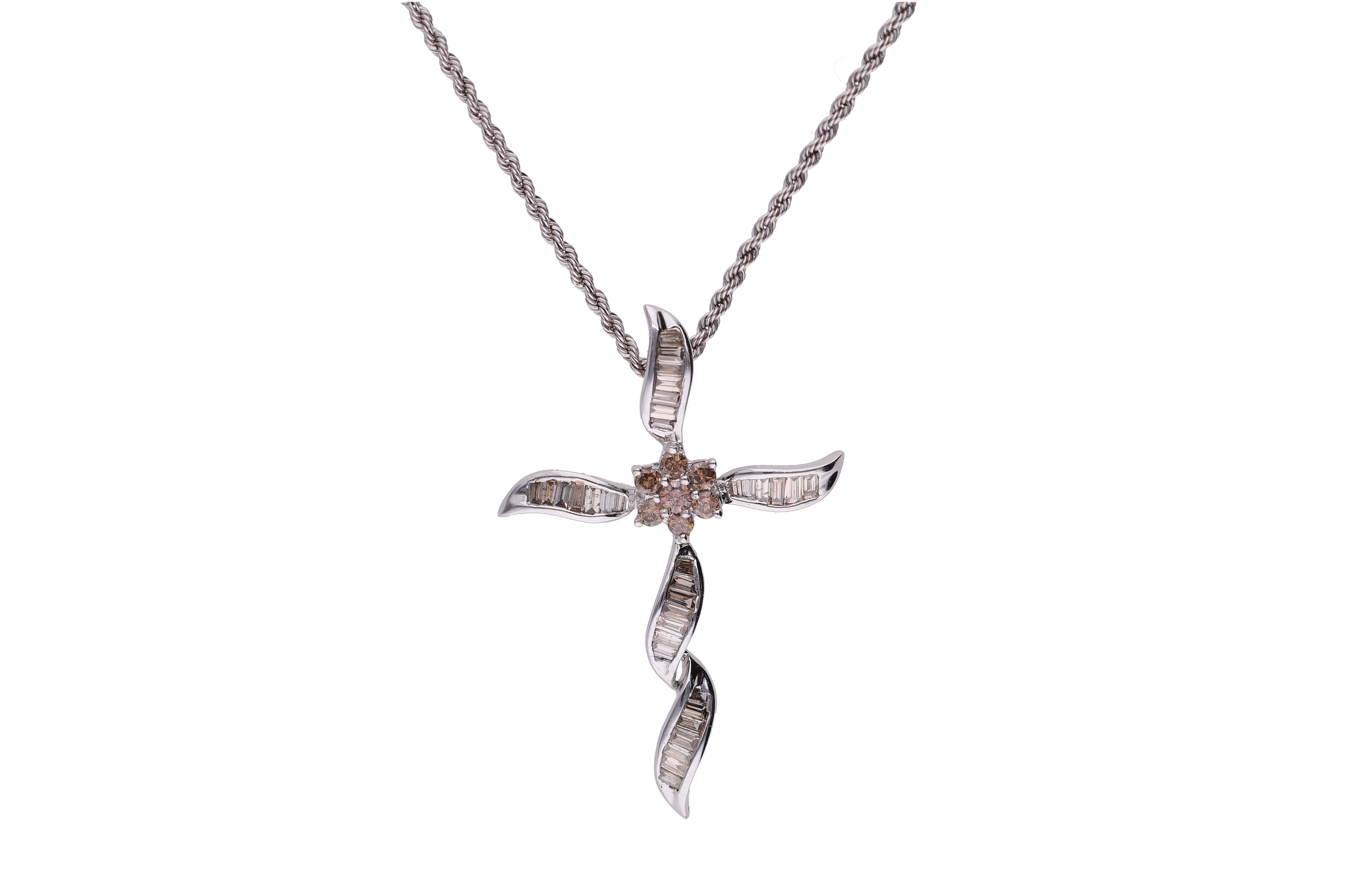 Collana e pendente a forma di croce con diamanti - Asta Preziosi