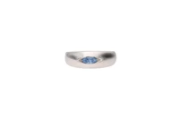 Anello con pietra azzurra - Asta Preziosi Anello con pietra azzurra - Asta Preziosi