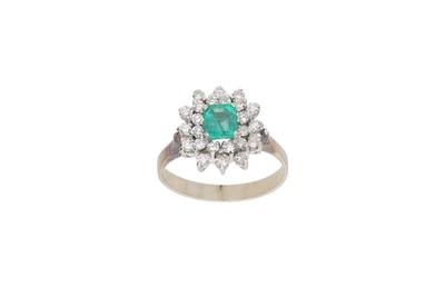 Anello con diamanti e smeraldo - Asta Preziosi Anello con diamanti e smeraldo - Asta Preziosi