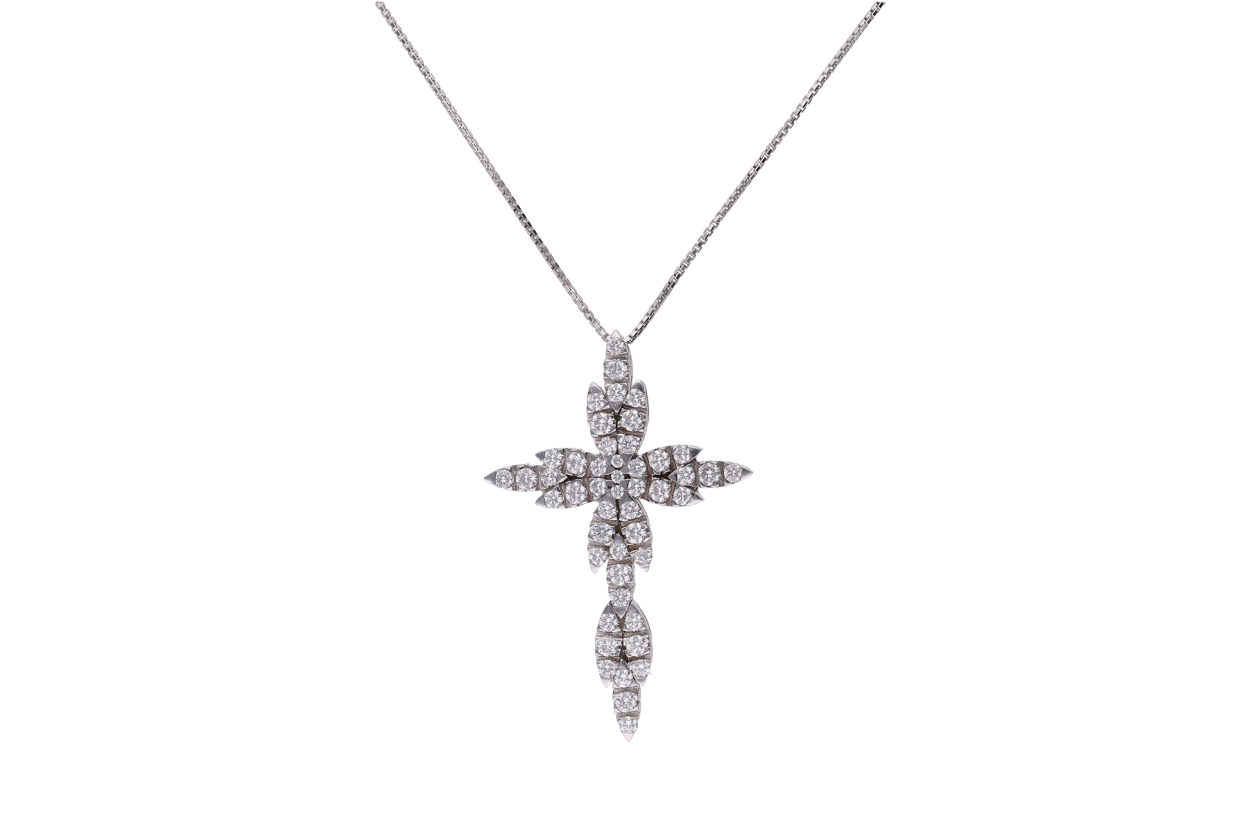 Collana e croce con diamanti - Asta Preziosi