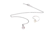 Anello e collier con diamanti e perle coltivate - Asta Preziosi Anello e collier con diamanti e perle coltivate - Asta Preziosi