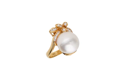 Anello con perla barocca e diamanti - Asta Preziosi Anello con perla barocca e diamanti - Asta Preziosi