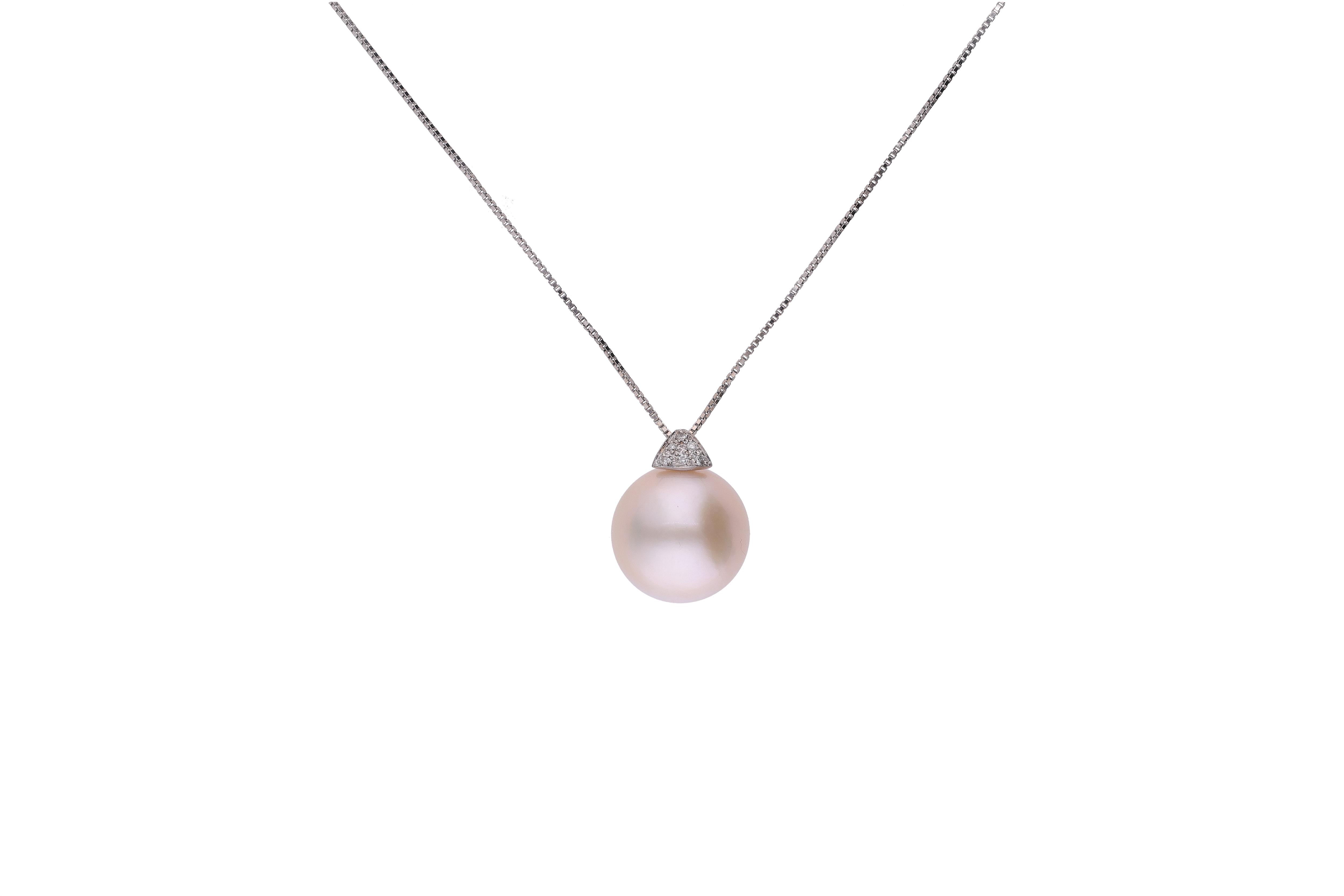Collana con perla mabe' e diamanti - Asta Preziosi Collana con perla mabe' e diamanti - Asta Preziosi
