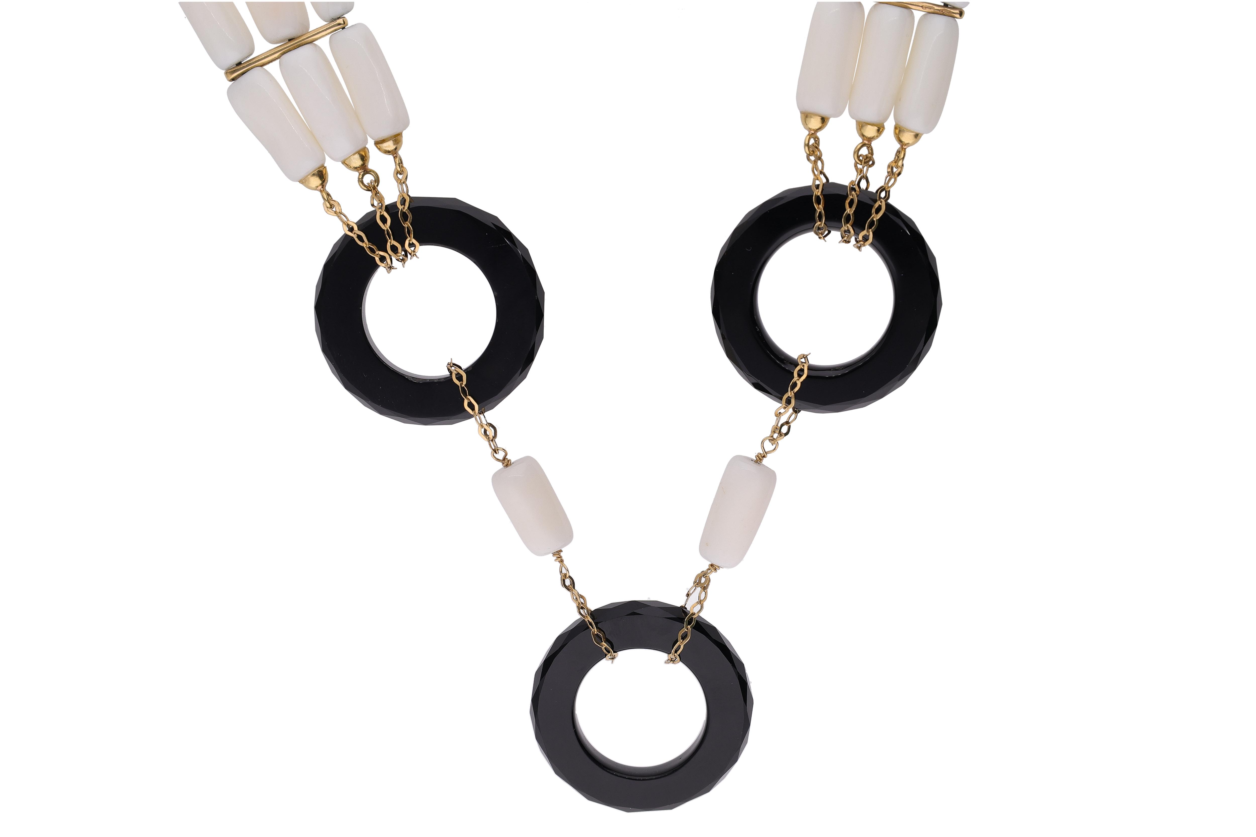 Rajola, collana a tre fili con onice e pietre - Asta Preziosi