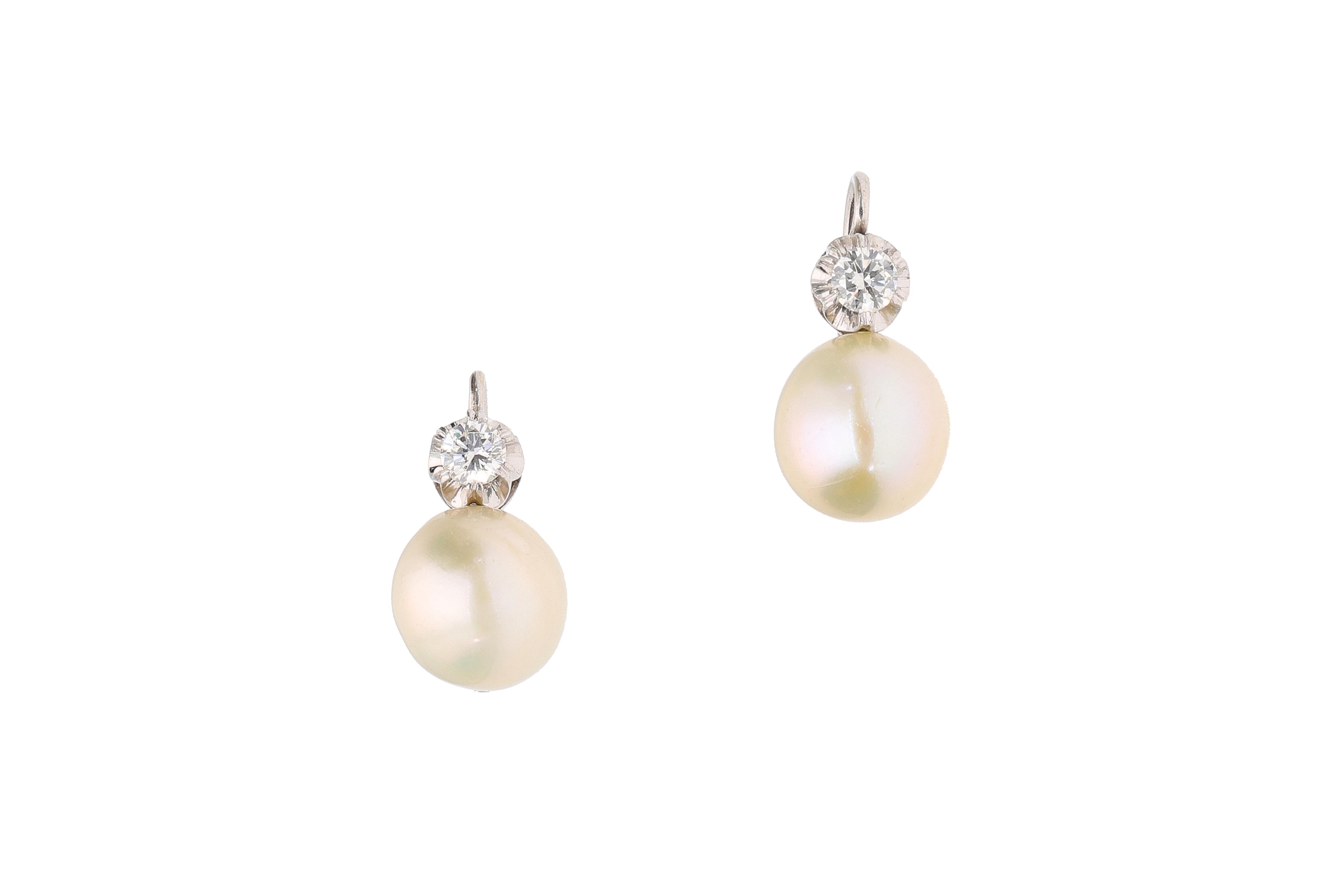 Orecchini con perle coltivate e diamanti - Asta Preziosi