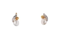 Paio di orecchini con perle coltivate e diamanti - Asta Preziosi