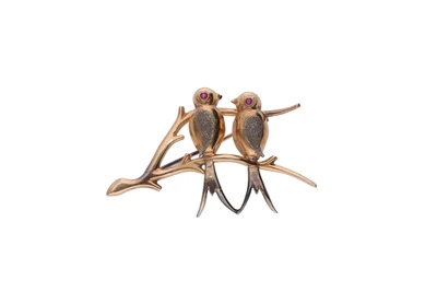 Spilla raffigurante due rondini - Asta Preziosi