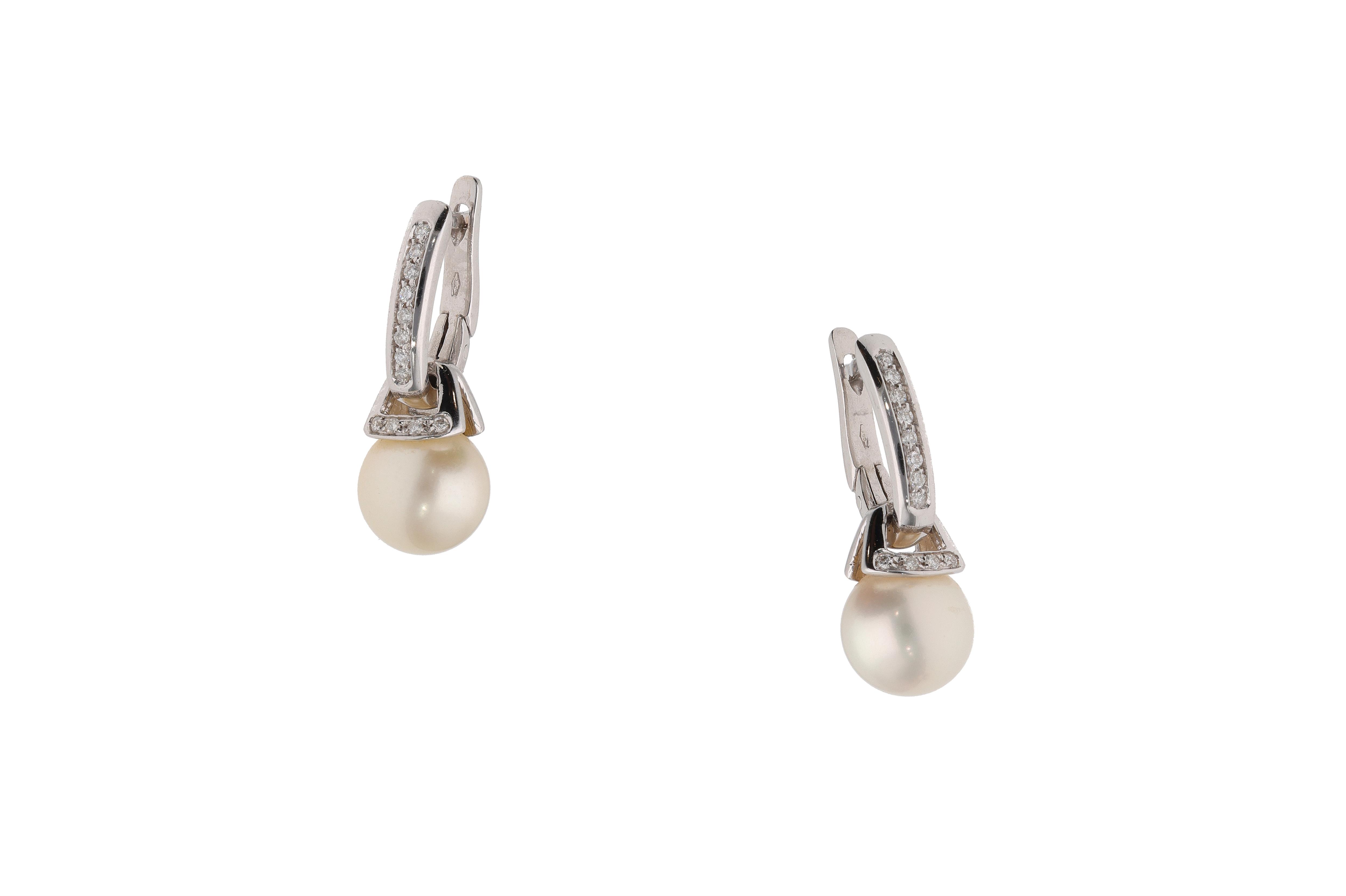 Paio di orecchini con diamanti e perle coltivate - Asta Preziosi