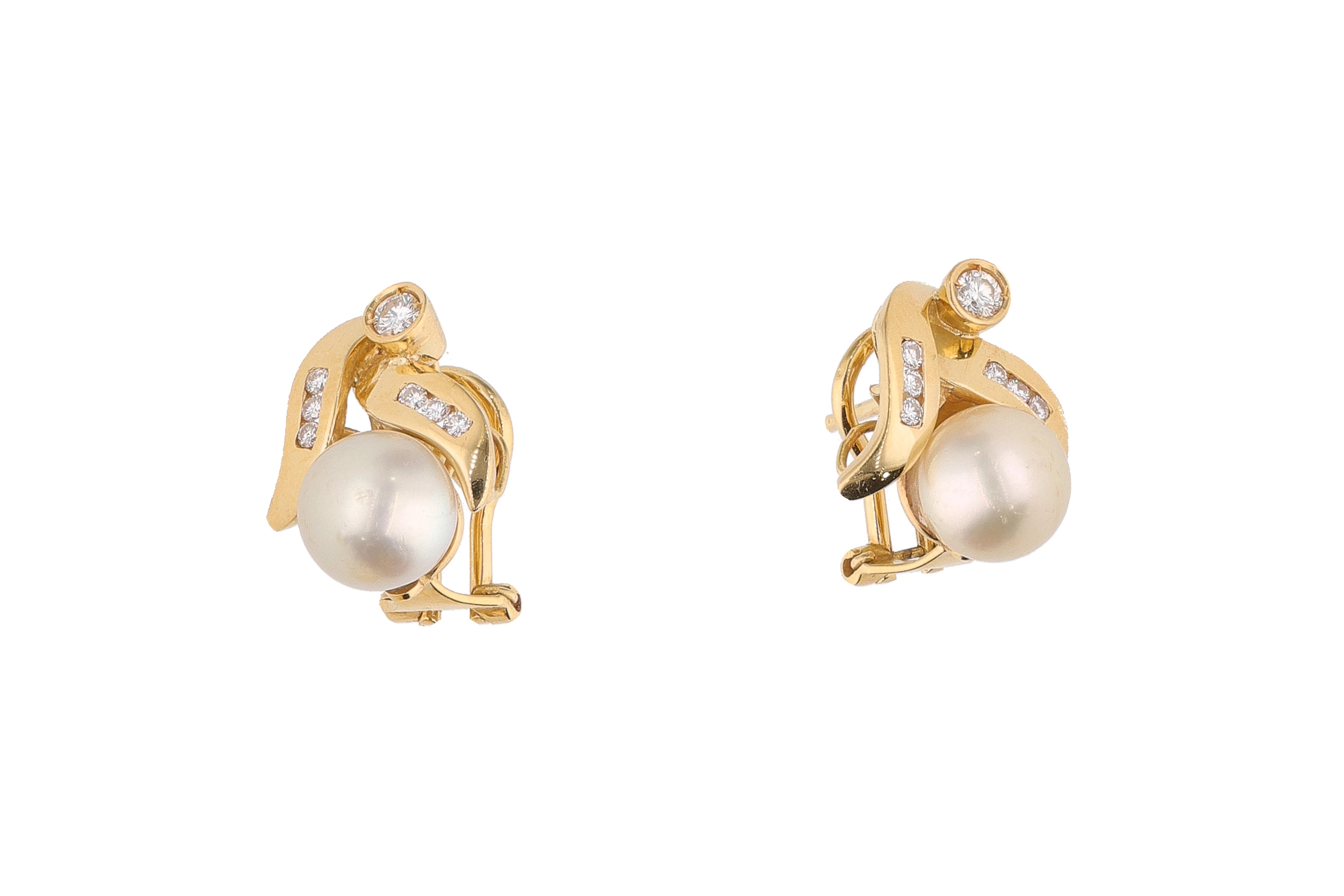 Paio di orecchini con diamanti e perle coltivate - Asta Preziosi