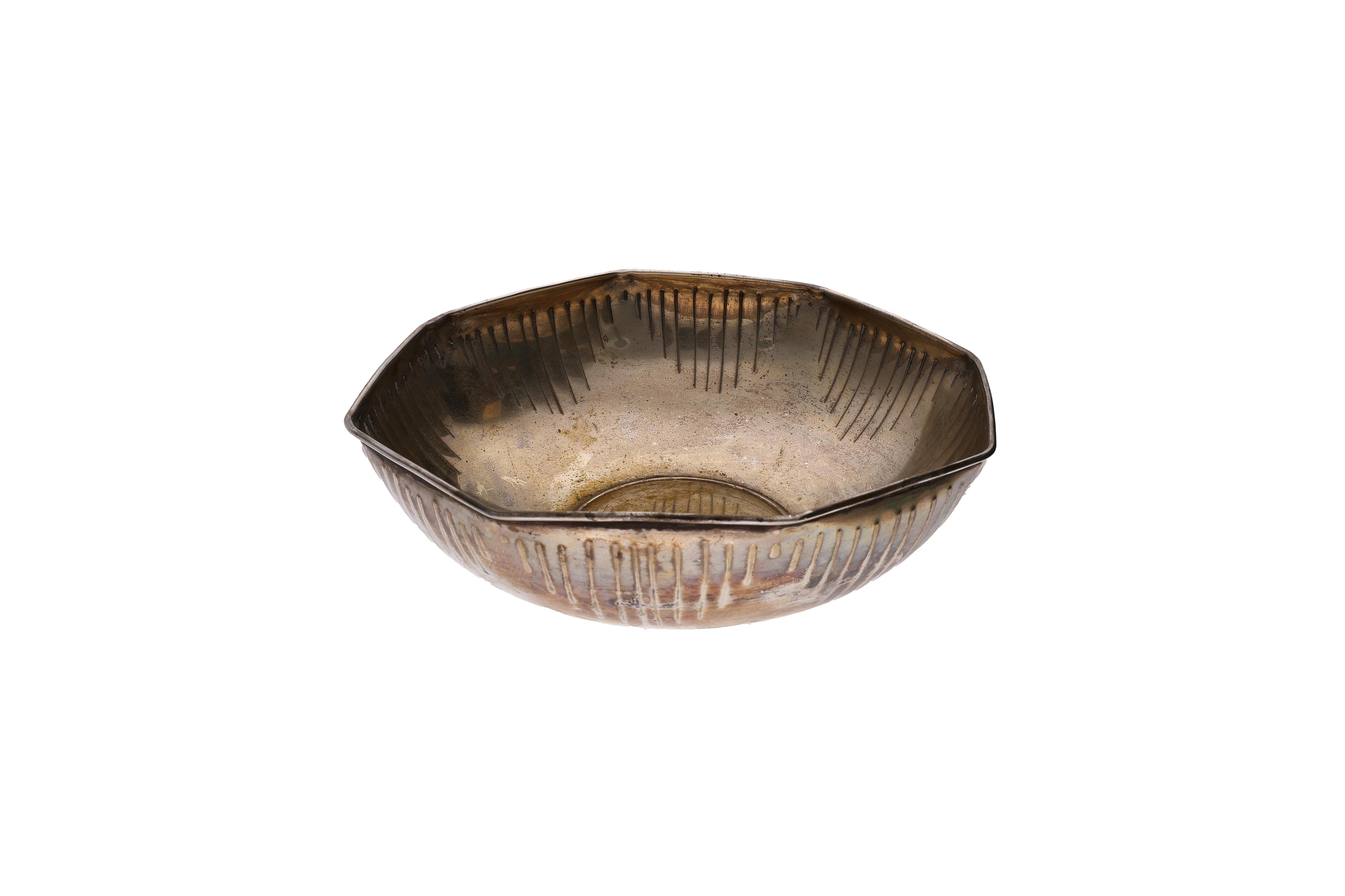 Ciotola ottagonale - Asta Preziosi