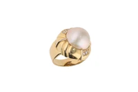 Anello con perla mabe' e diamanti - Asta Preziosi Anello con perla mabe' e diamanti - Asta Preziosi