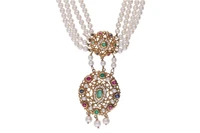 Collier di perle d'acqua dolce con smeraldi, rubini, zaffiri e micro perle - Asta Preziosi