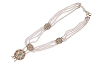 Collier di perle d'acqua dolce con smeraldi, rubini, zaffiri e micro perle - Asta Preziosi