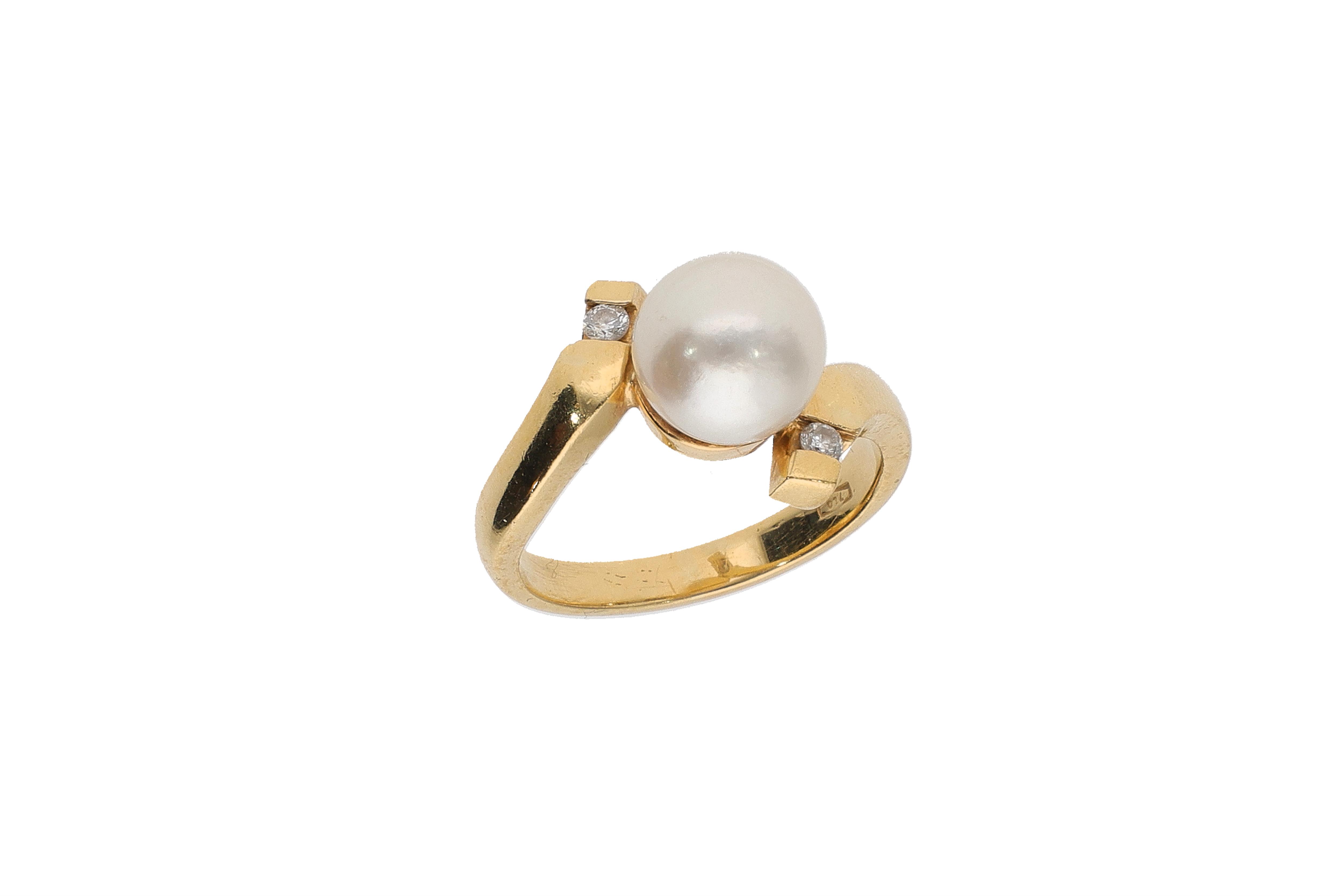 Anello con perla coltivata e diamanti - Asta Preziosi