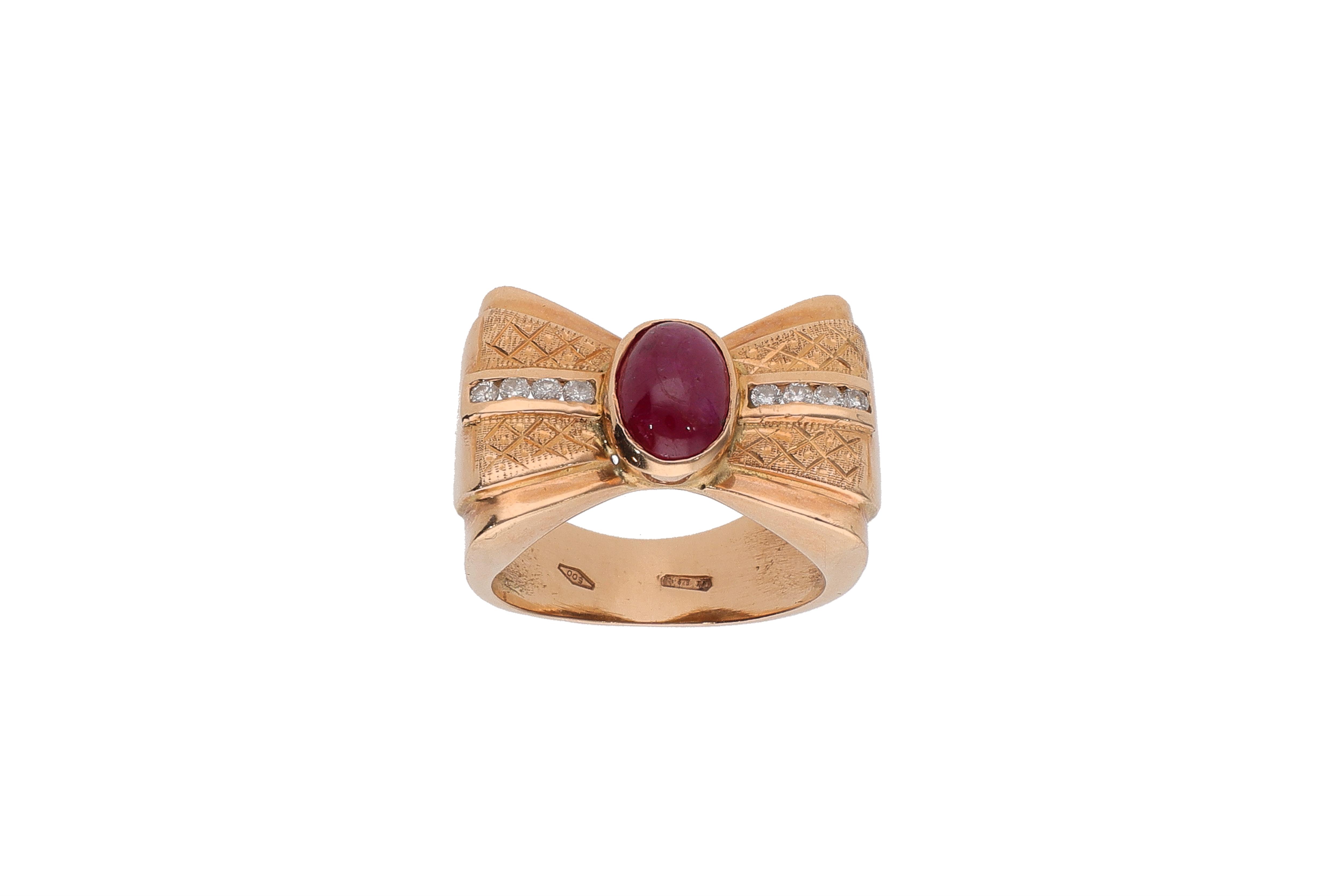 Anello con rubino cabochon e diamanti - Asta Preziosi