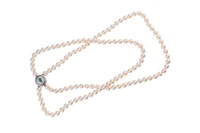 Collana di perle coltivate, smeraldo e diamanti - Asta Preziosi