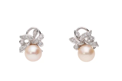 Orecchini con perle coltivate e diamanti - Asta Preziosi