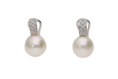Paio di orecchini con diamanti e perle coltivate - Asta Preziosi