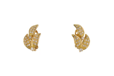 Paio di orecchini con pave' di diamanti - Asta Preziosi