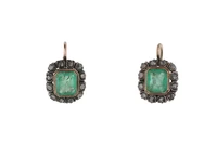 Paio di orecchini in stile antico con smeraldi e diamanti - Asta Preziosi