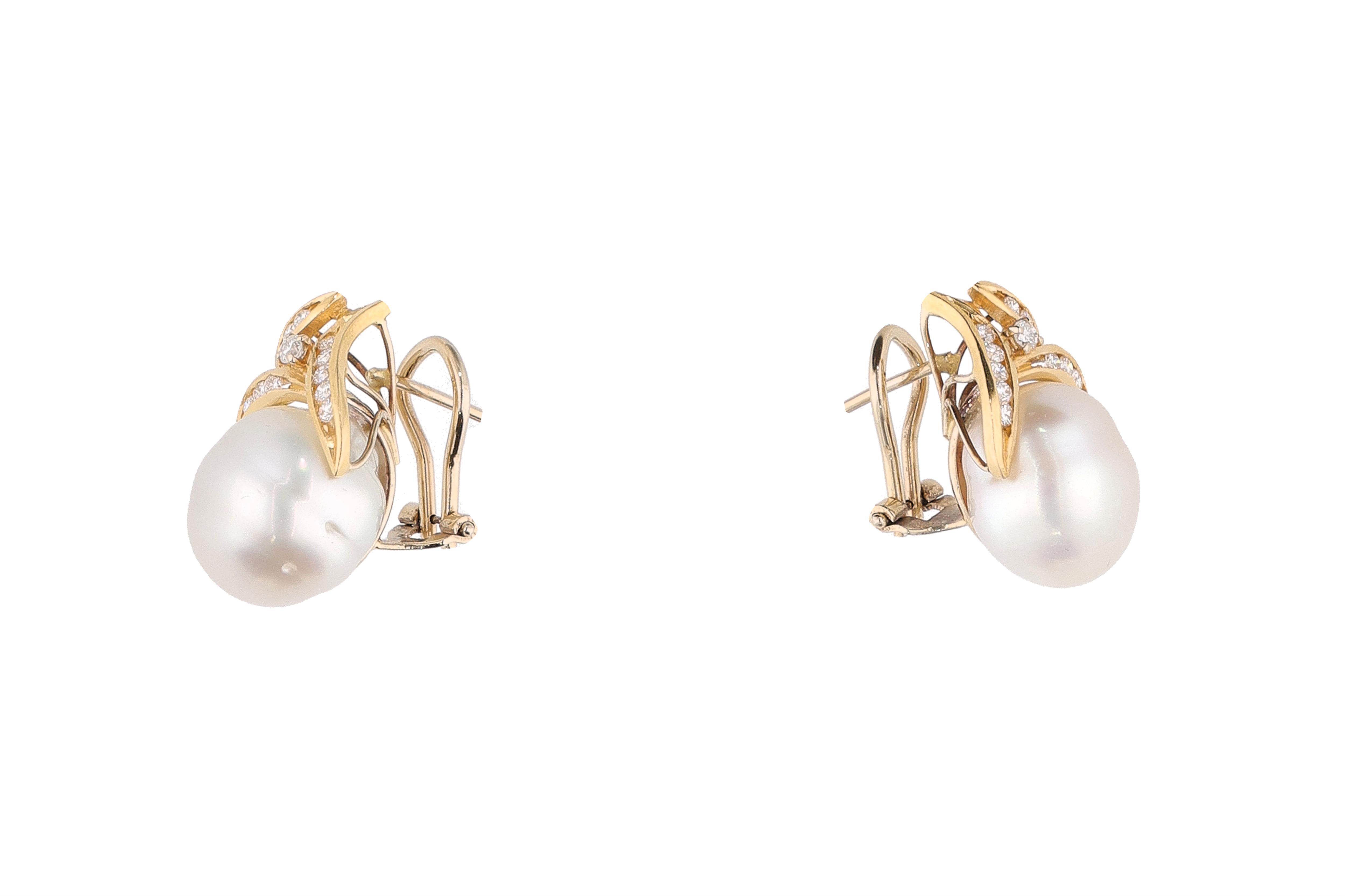Paio di orecchini con diamanti e perle coltivate - Asta Preziosi Paio di orecchini con diamanti e perle coltivate - Asta Preziosi
