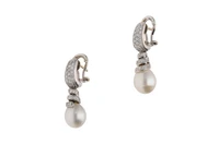 Paio di orecchini con diamanti e perle coltivate - Asta Preziosi