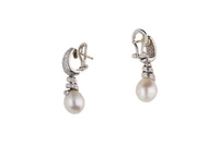 Paio di orecchini con diamanti e perle coltivate - Asta Preziosi