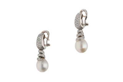 Paio di orecchini con diamanti e perle coltivate - Asta Preziosi