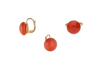 Anello e paio di orecchini con bottoni di corallo - Asta Preziosi Anello e paio di orecchini con bottoni di corallo - Asta Preziosi