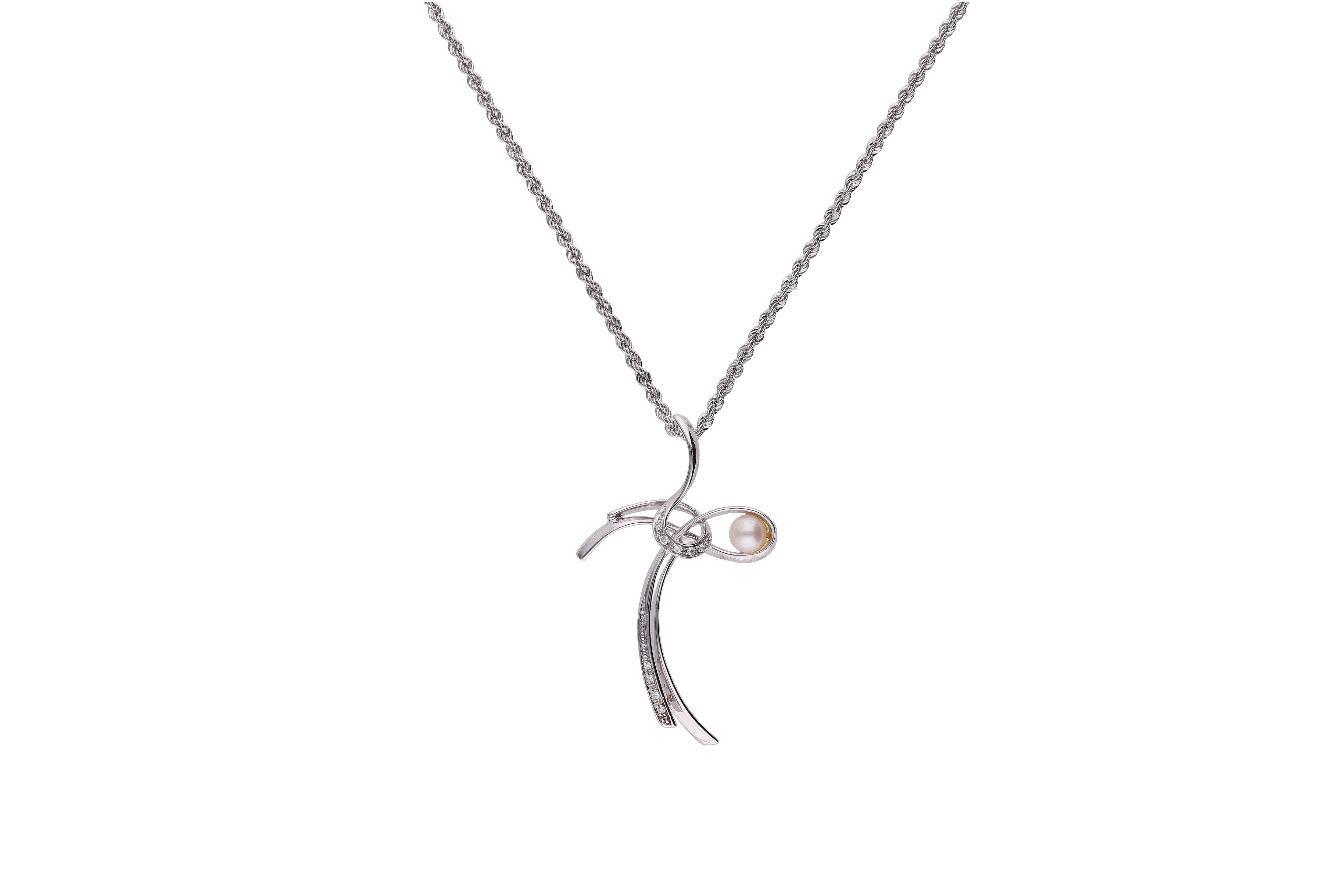 Collana con ciondolo impreziosito da perla coltivata e diamanti - Asta Preziosi Collana con ciondolo impreziosito da perla coltivata e diamanti - Asta Preziosi