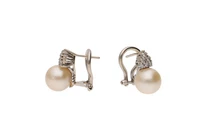 Paio di orecchini con diamanti e perle coltivate - Asta Preziosi