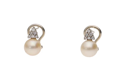Paio di orecchini con diamanti e perle coltivate - Asta Preziosi