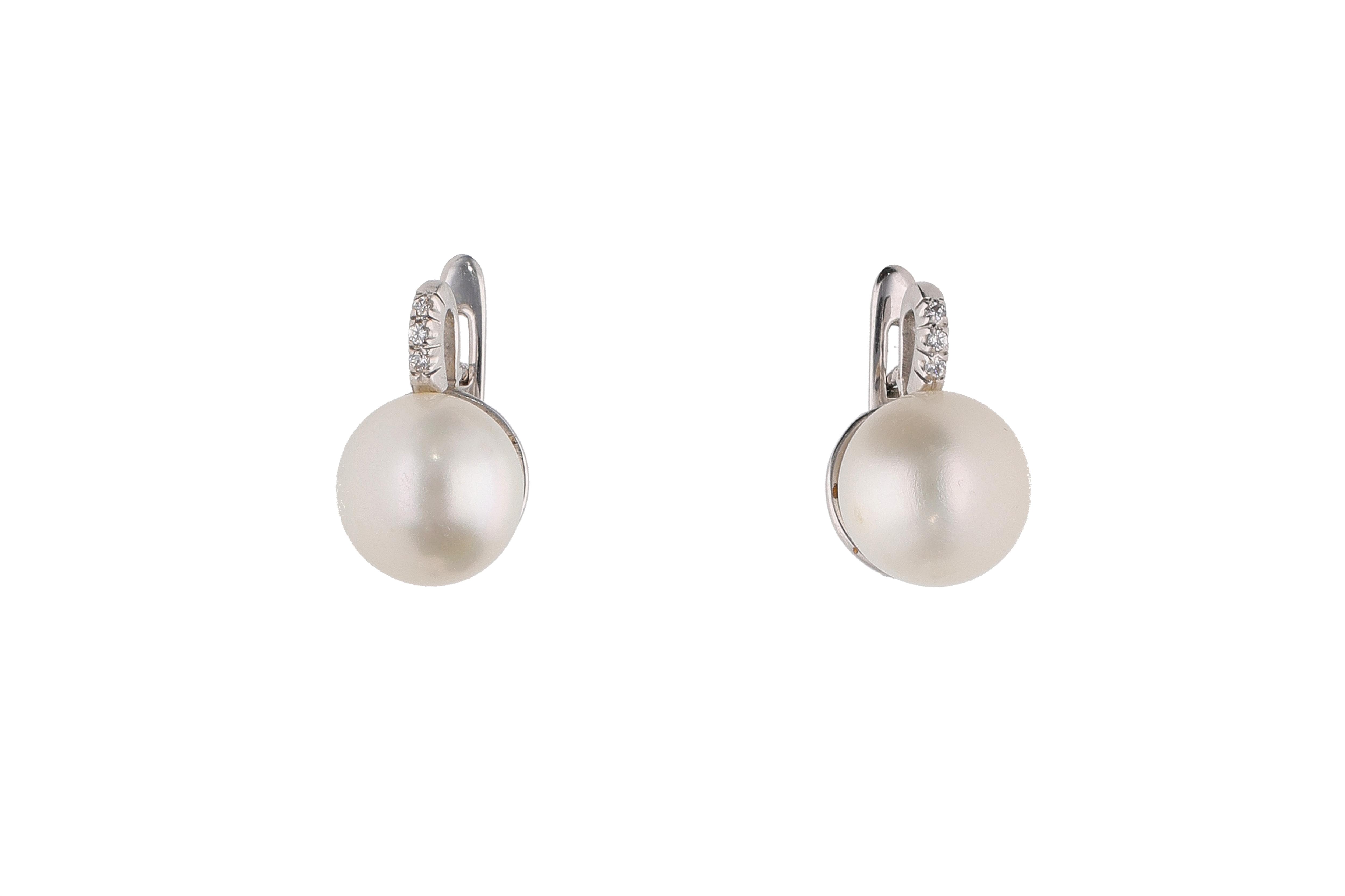 Paio di orecchini con perle coltivate e pietre incolore - Asta Preziosi