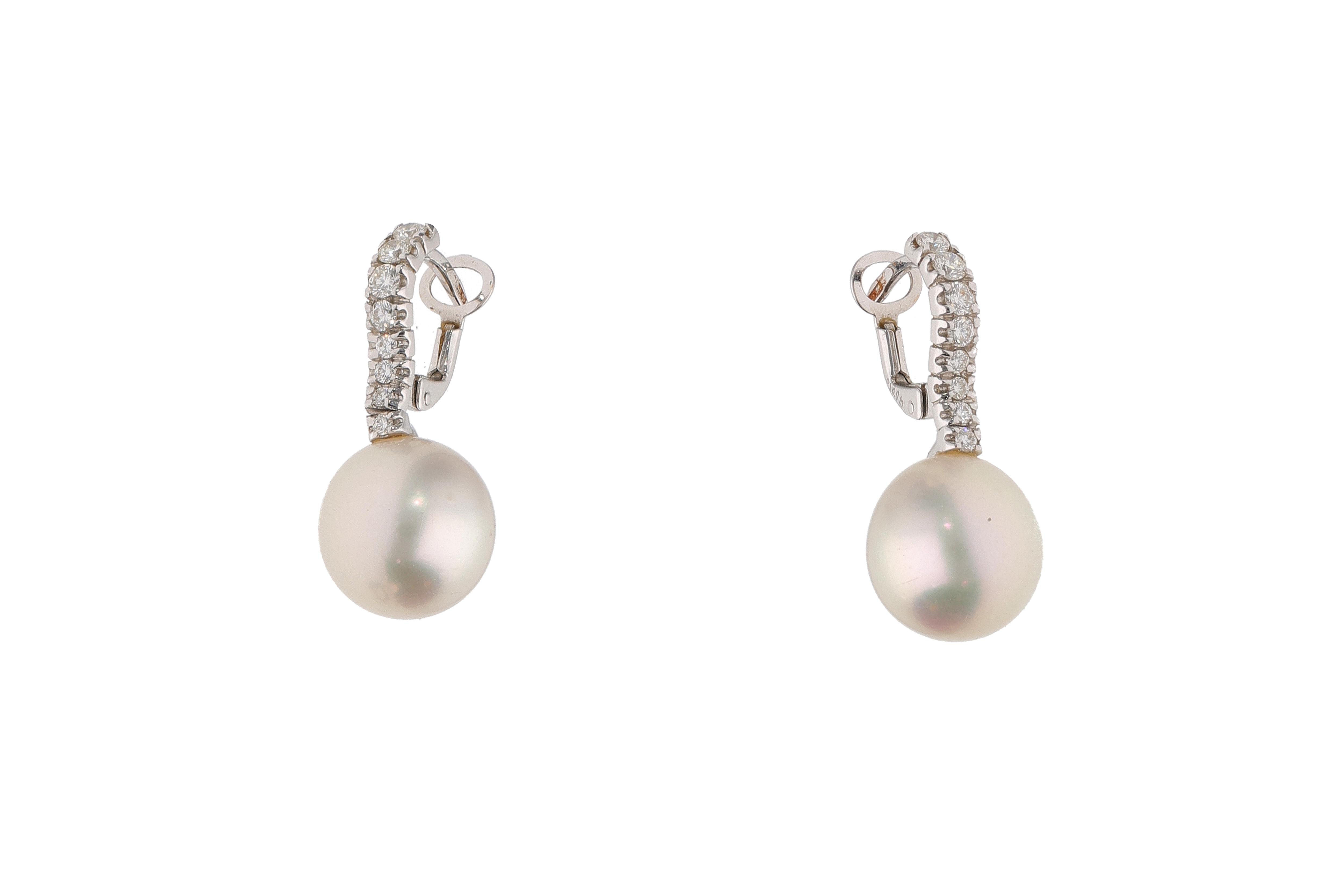 Paio di orecchini con perle coltivate e diamanti - Asta Preziosi Paio di orecchini con perle coltivate e diamanti - Asta Preziosi