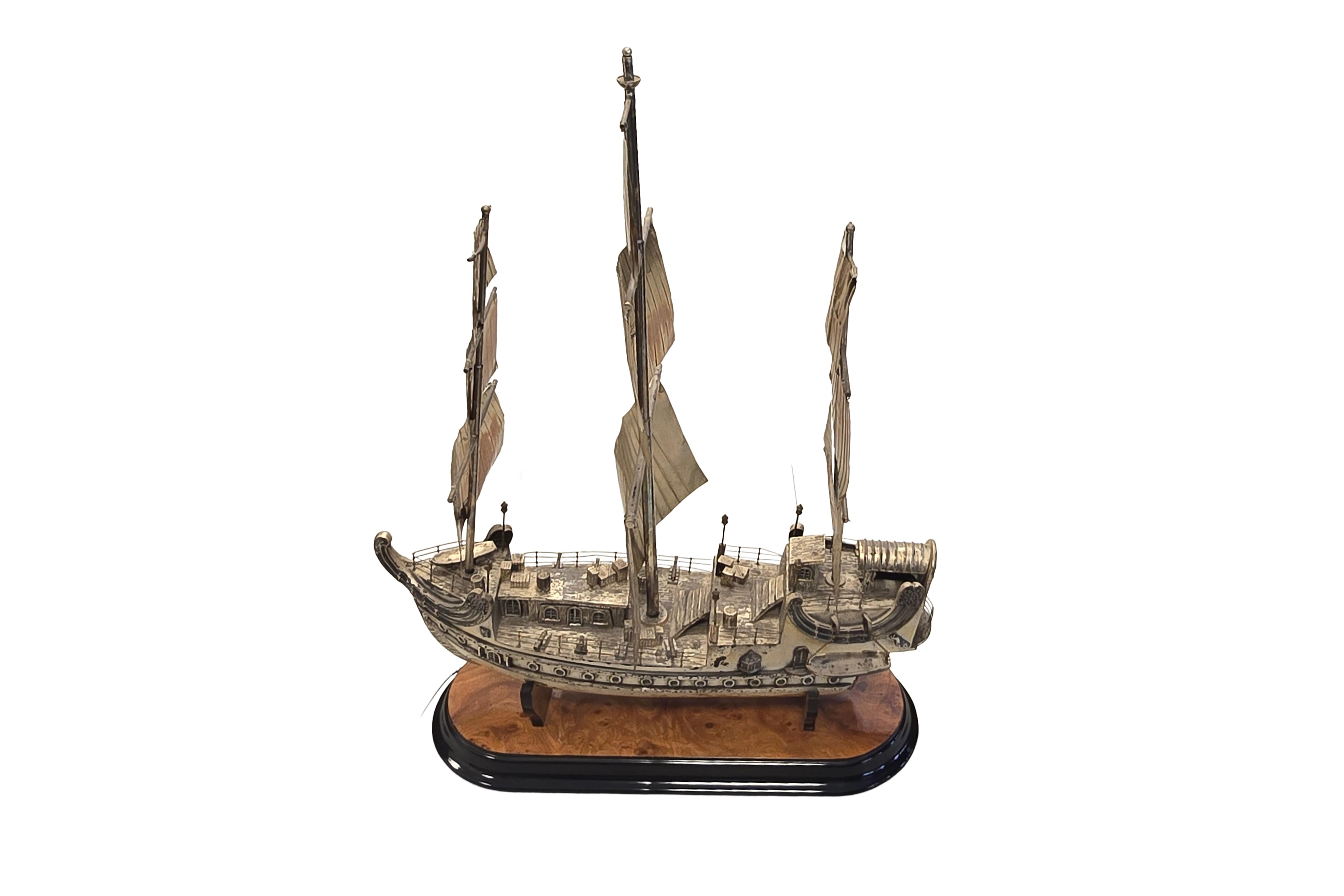 Vascello con vele in argento - Asta Preziosi