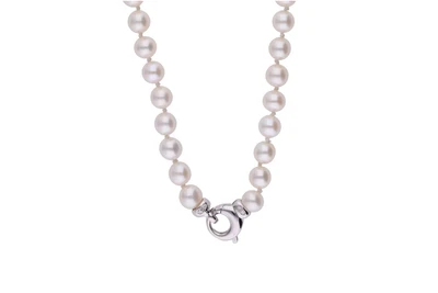 Filo di perle coltivate e chiusura con diamanti - Asta Preziosi