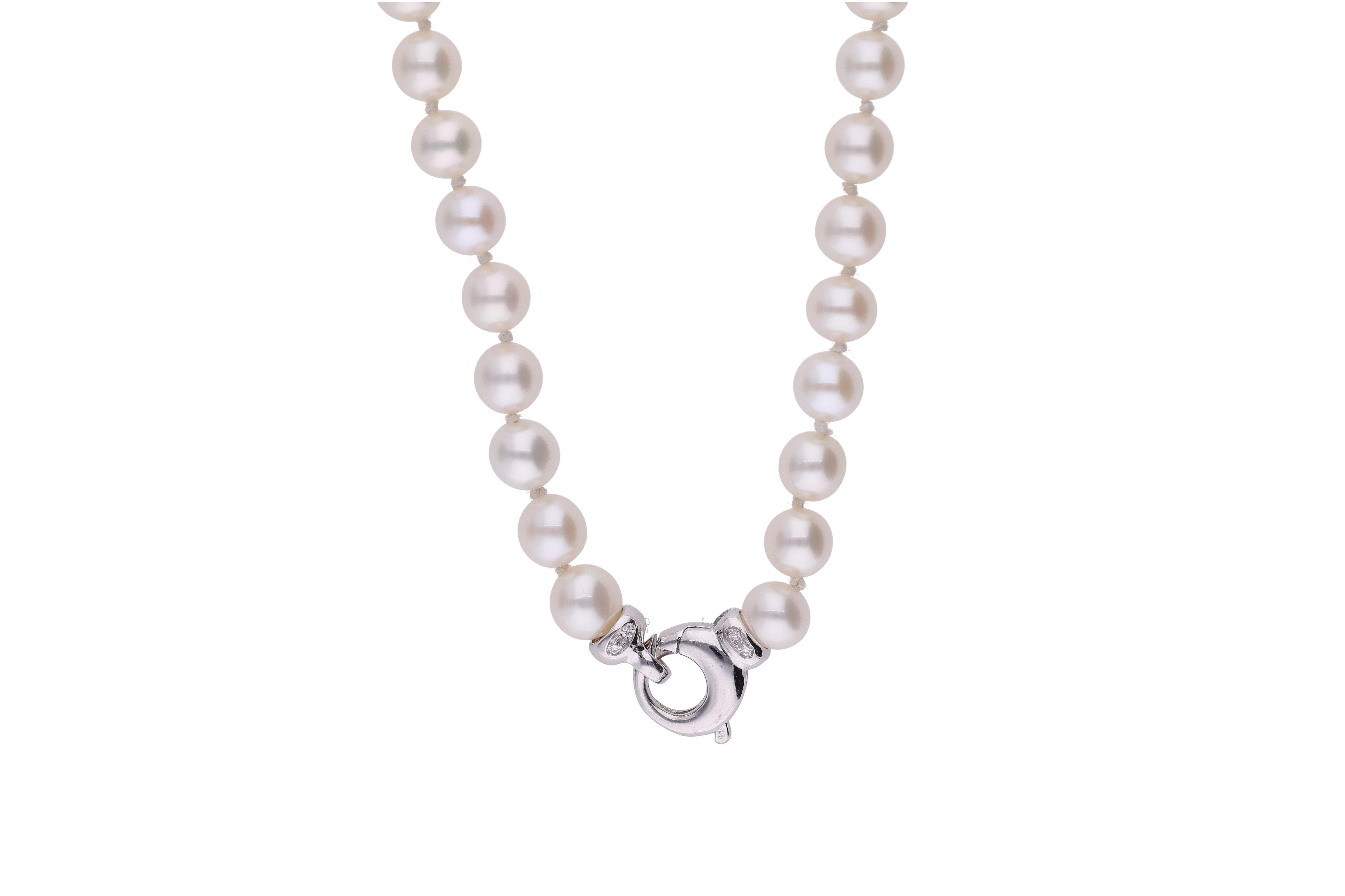 Filo di perle coltivate e chiusura con diamanti - Asta Preziosi