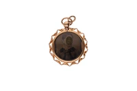 Ciondolo porta ritratti - Asta Preziosi